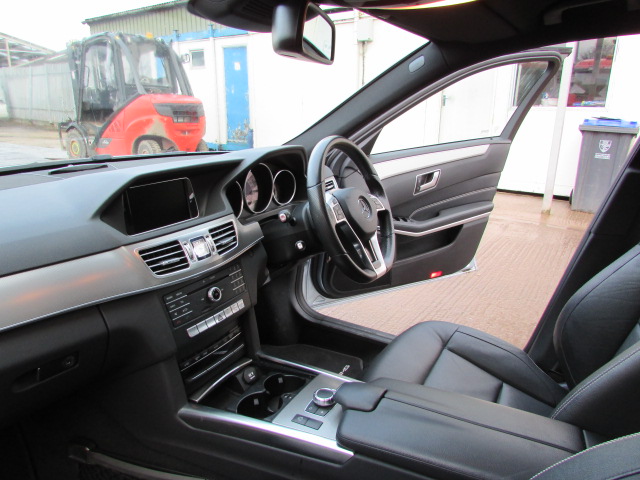 Vehicle Photo 17