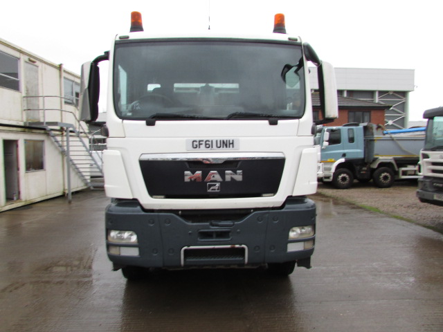 Vehicle Photo 2
