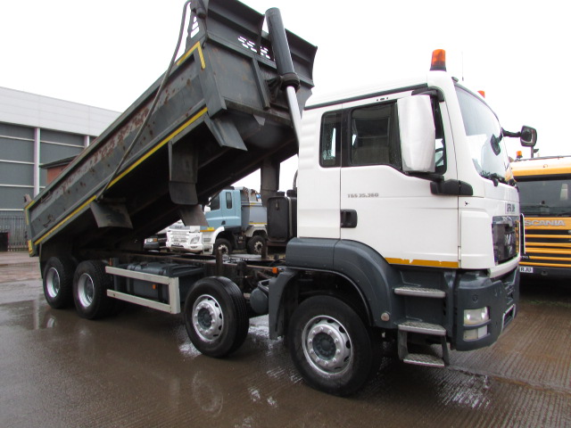 Vehicle Photo 8