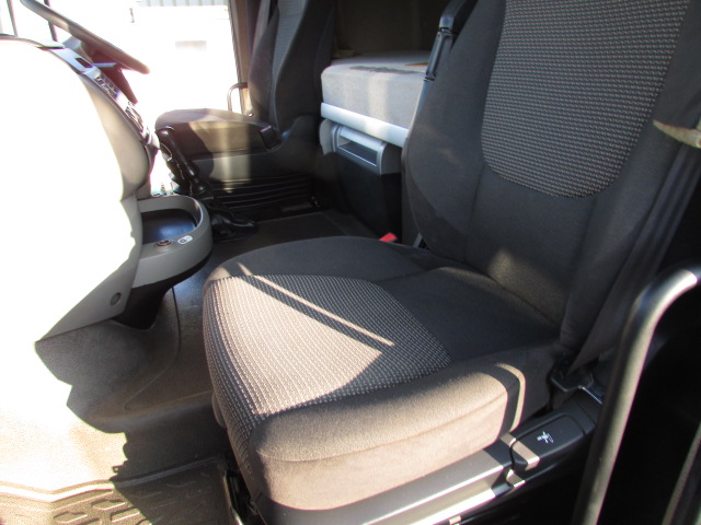 Vehicle Photo 24
