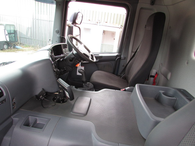 Vehicle Photo 27