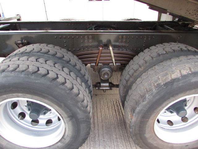 Vehicle Photo 12