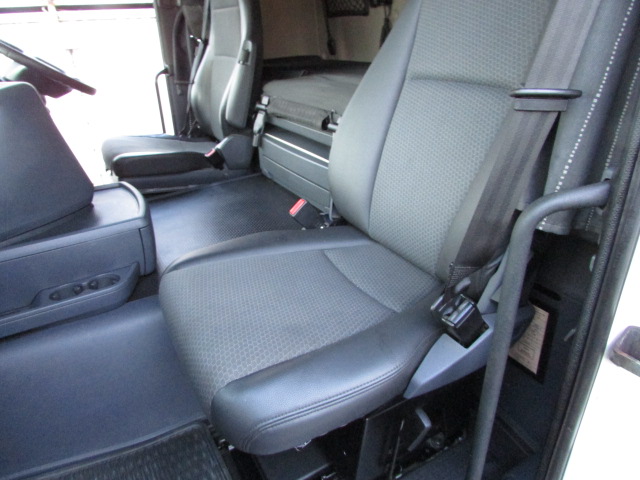 Vehicle Photo 24