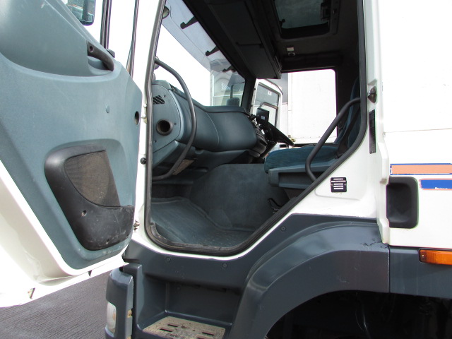 Vehicle Photo 11