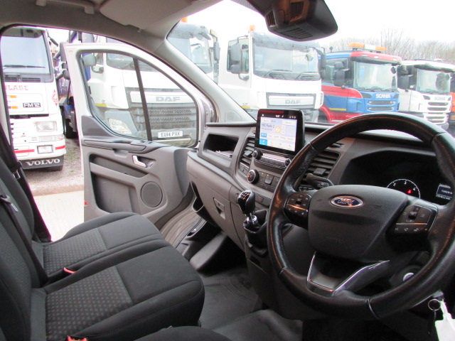 Vehicle Photo 13