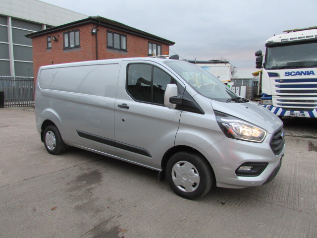FORD TRANSIT CUSTOM 300 TREND LWB VAN (BN71 VCL) S/N 3752