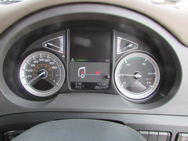 Vehicle Photo 17