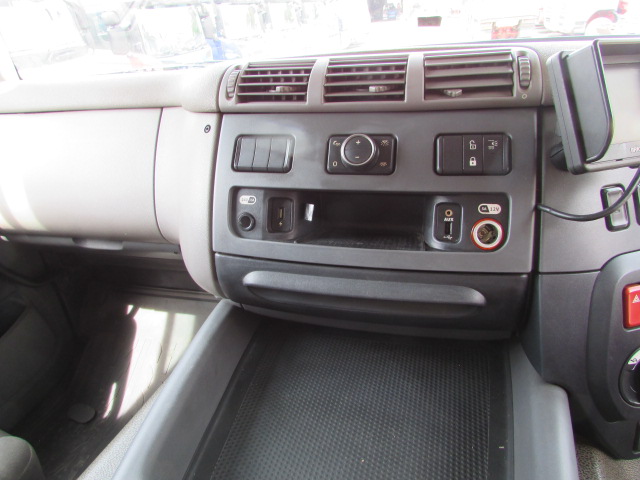 Vehicle Photo 21