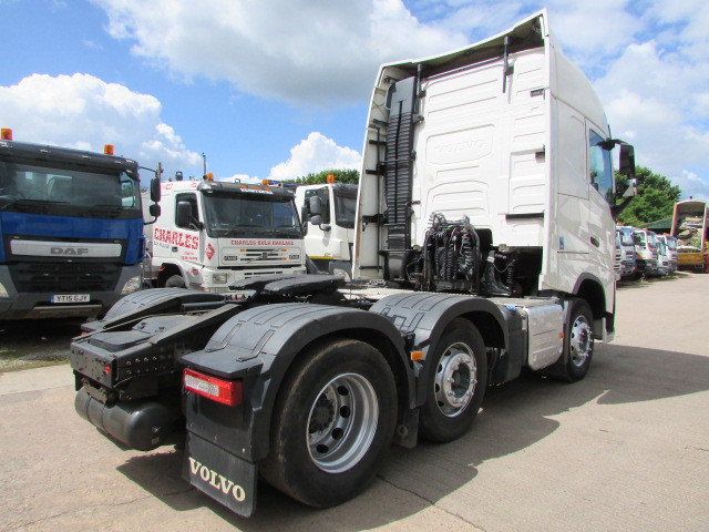 Vehicle Photo 3