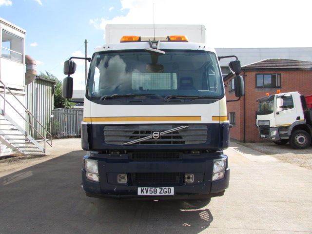 Vehicle Photo 2