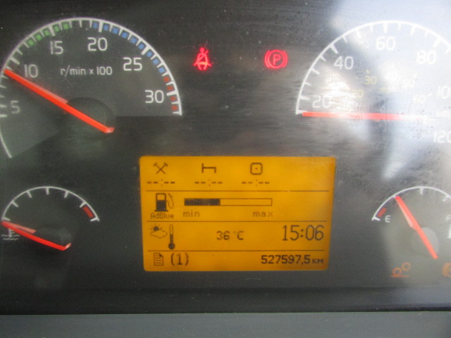 Vehicle Photo 8