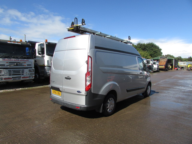 Vehicle Photo 2