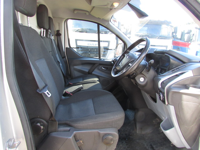 Vehicle Photo 12