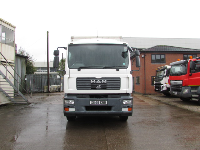 Vehicle Photo 2