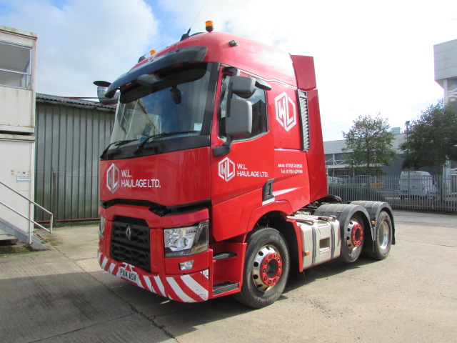 Vehicle Photo 14