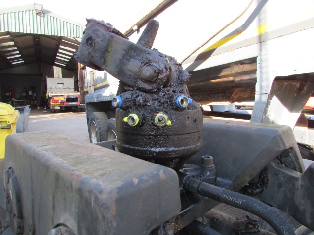 Vehicle Photo 2