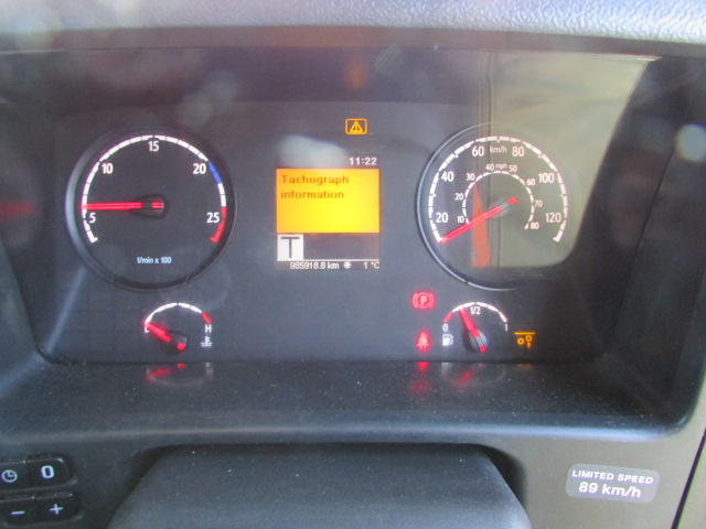 Vehicle Photo 9