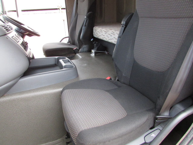 Vehicle Photo 28