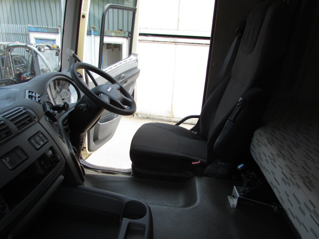 Vehicle Photo 30