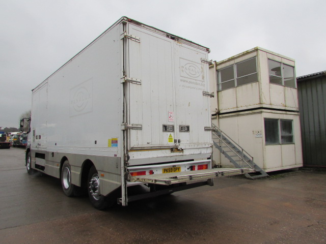 Vehicle Photo 11