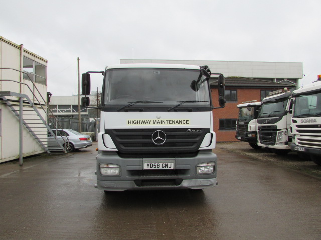 Vehicle Photo 4