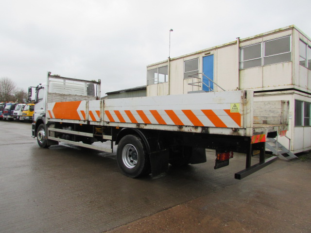 Vehicle Photo 8