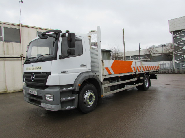Vehicle Photo 2
