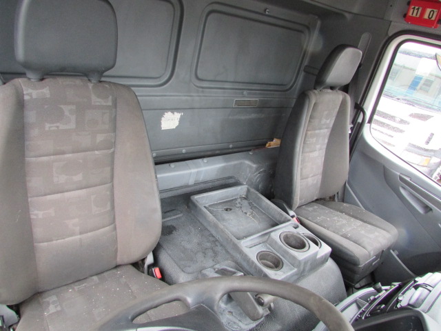 Vehicle Photo 11