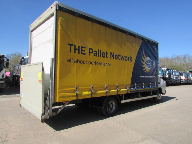 Vehicle Photo 3