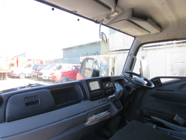 Vehicle Photo 9