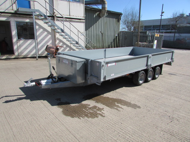Vehicle Photo 9