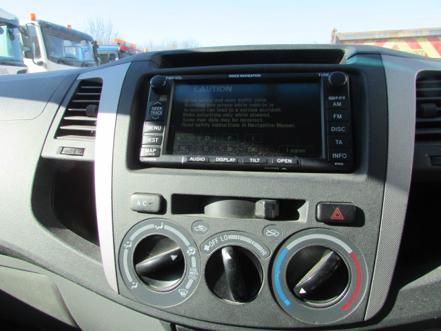 Vehicle Photo 11