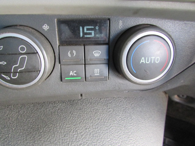 Vehicle Photo 18