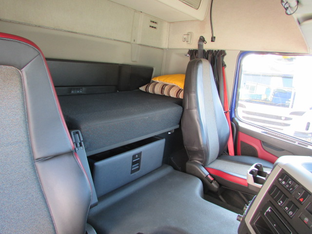 Vehicle Photo 21