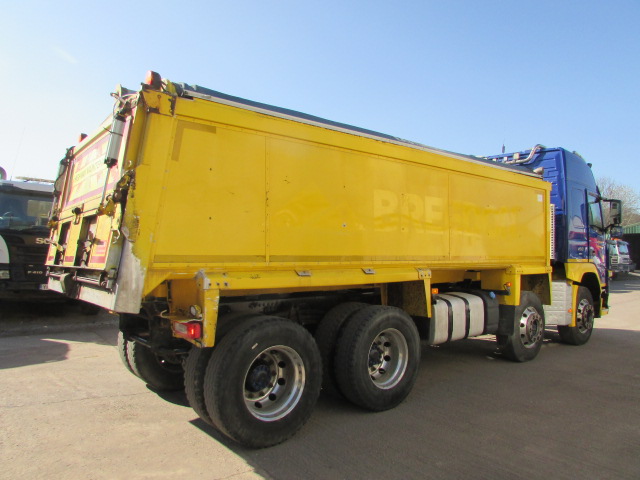 Vehicle Photo 2