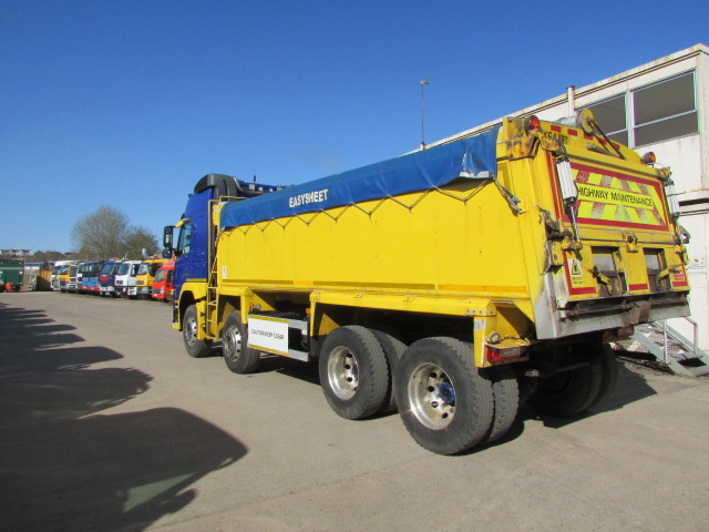Vehicle Photo 8