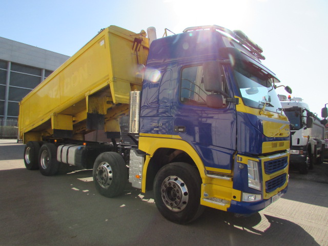 Vehicle Photo 9