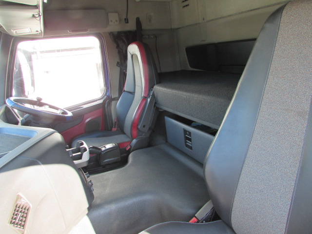 Vehicle Photo 17