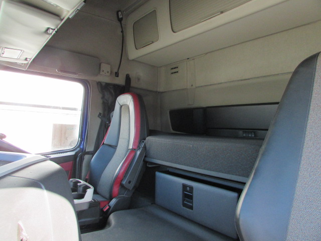 Vehicle Photo 16