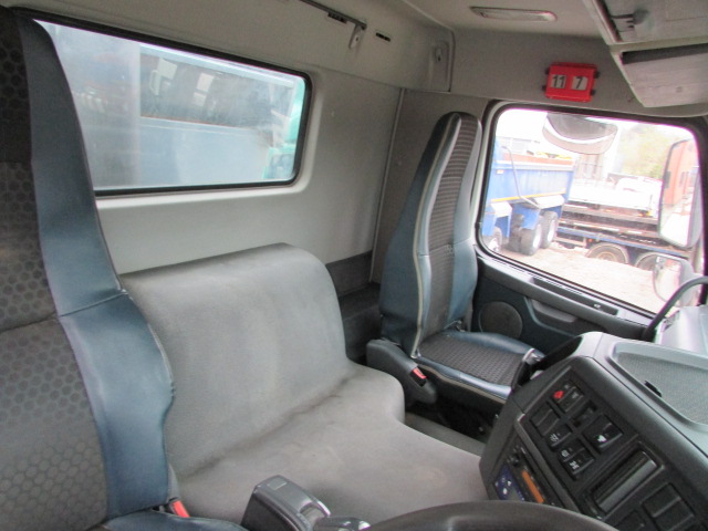 Vehicle Photo 17