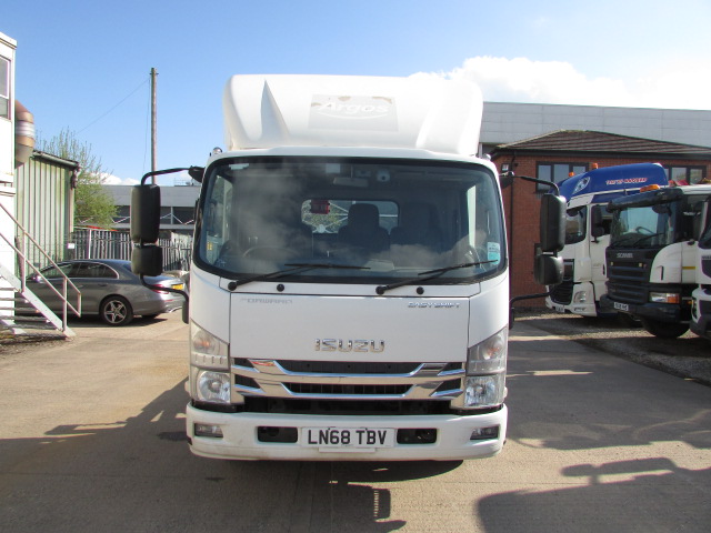 Vehicle Photo 5