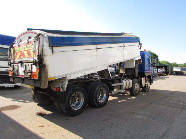 Vehicle Photo 8