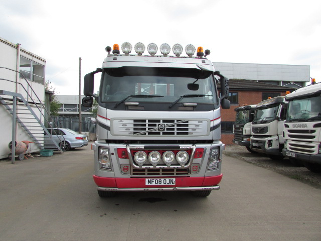 Vehicle Photo 3