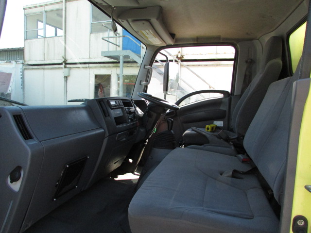 Vehicle Photo 13