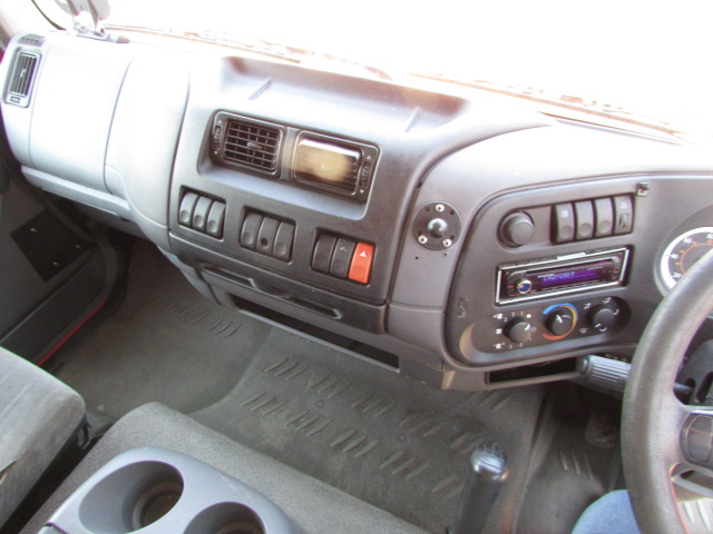 Vehicle Photo 11