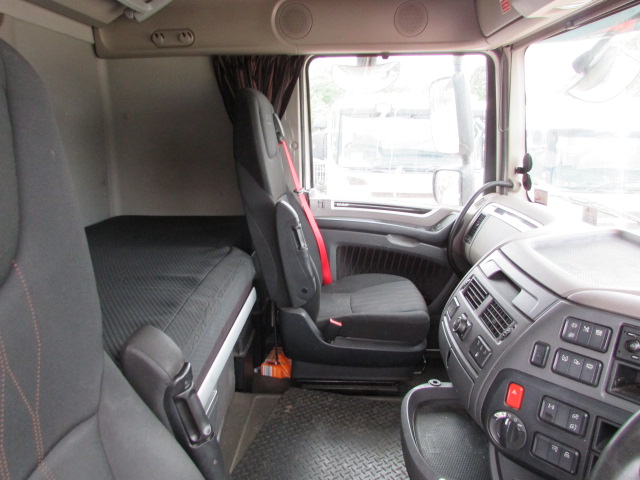 Vehicle Photo 12