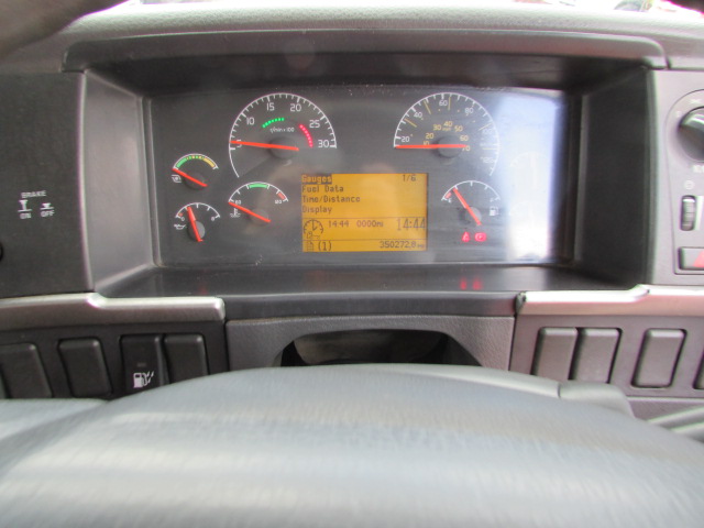 Vehicle Photo 12