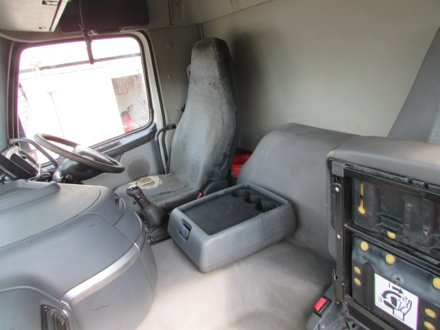 Vehicle Photo 16