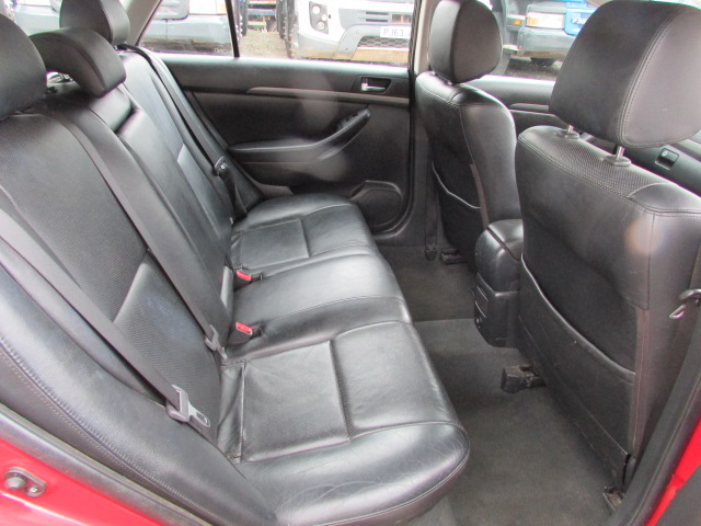 Vehicle Photo 9