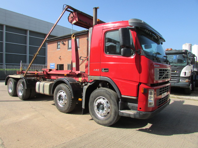 VOLVO FM12.420 2005 8x4 HOOKLOADER (YN05 CLZ) S/N: 4094